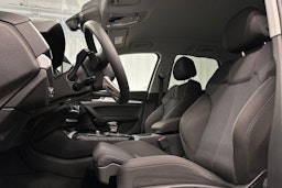harmaa Audi Q5 2024 kuva 11.