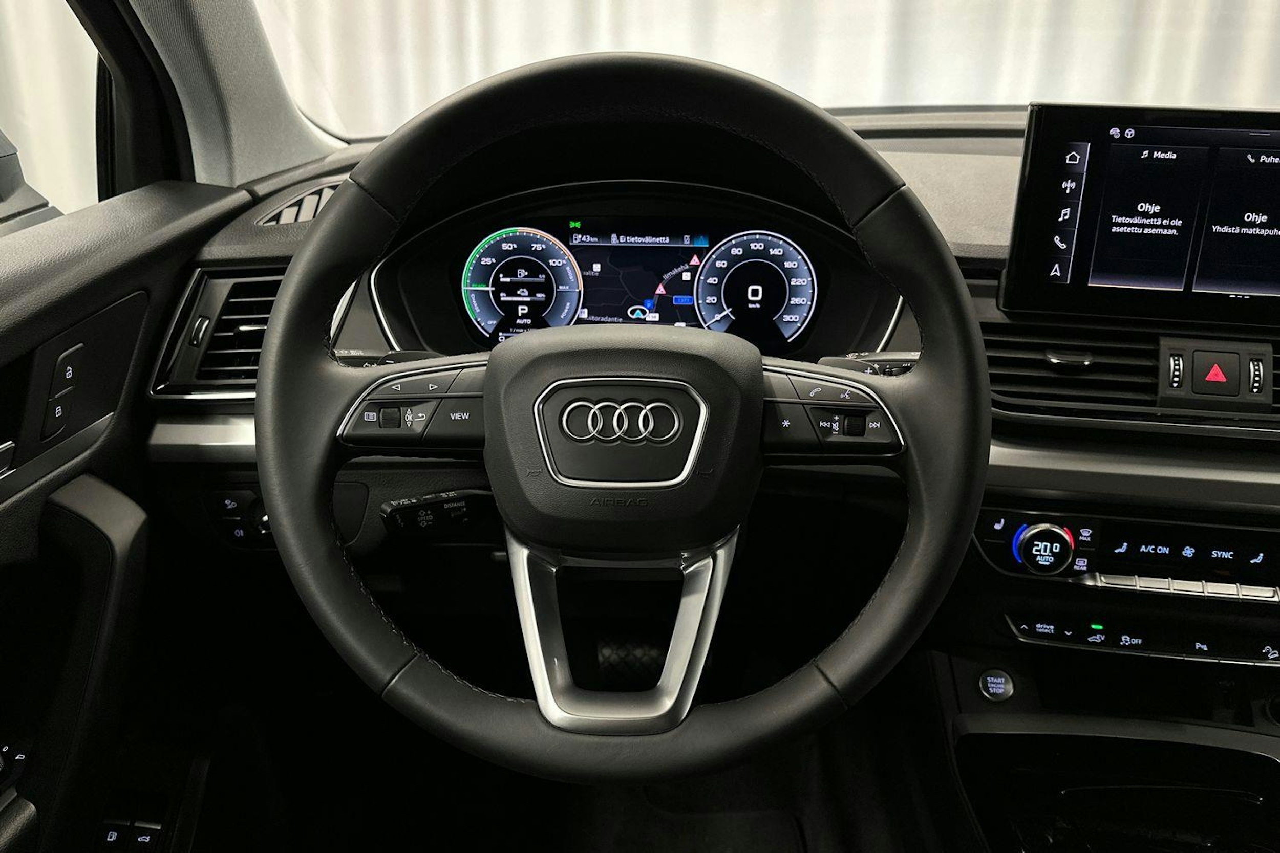 harmaa Audi Q5 2024 kuva 14.
