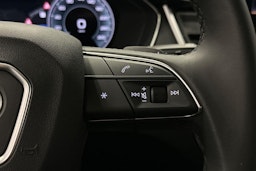 harmaa Audi Q5 2024 kuva 16.