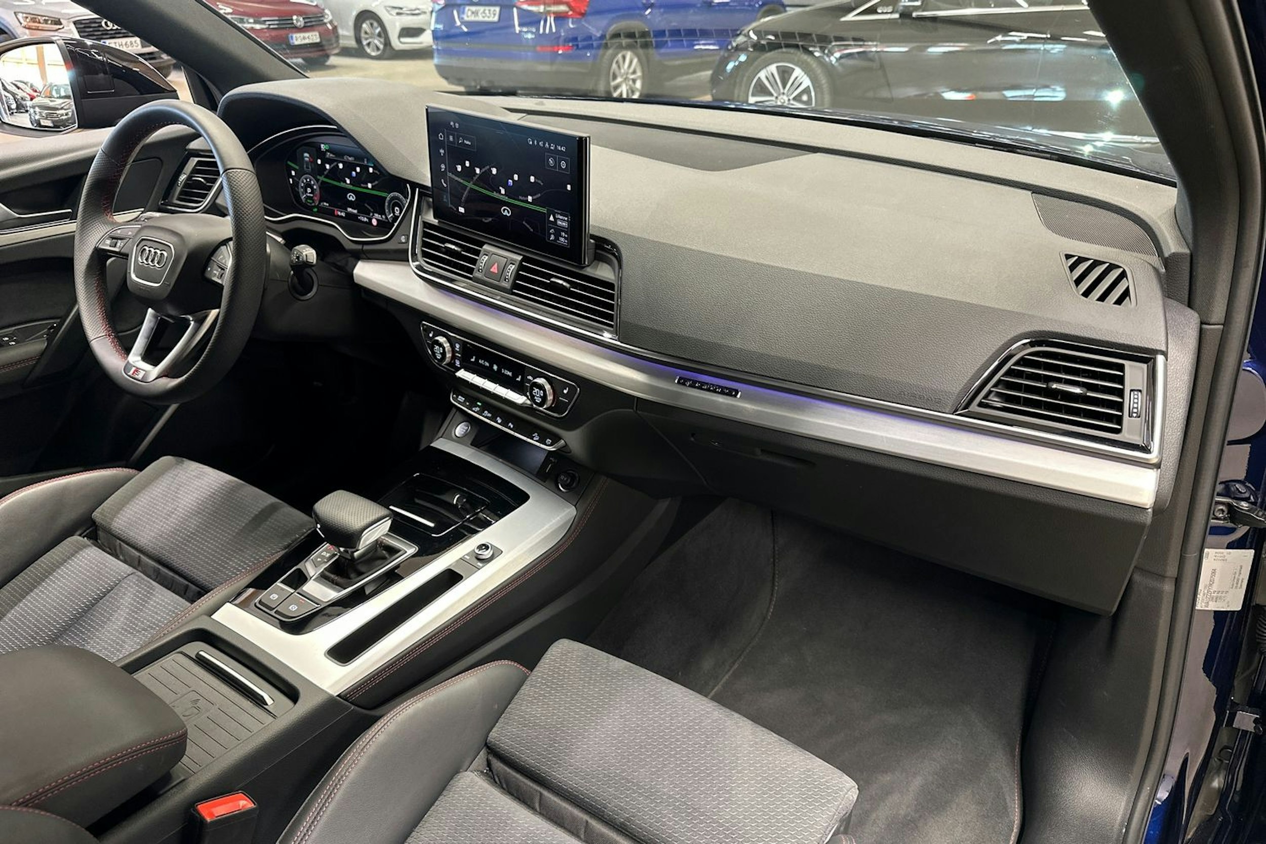 Audi Q5 2024 kuva 16.