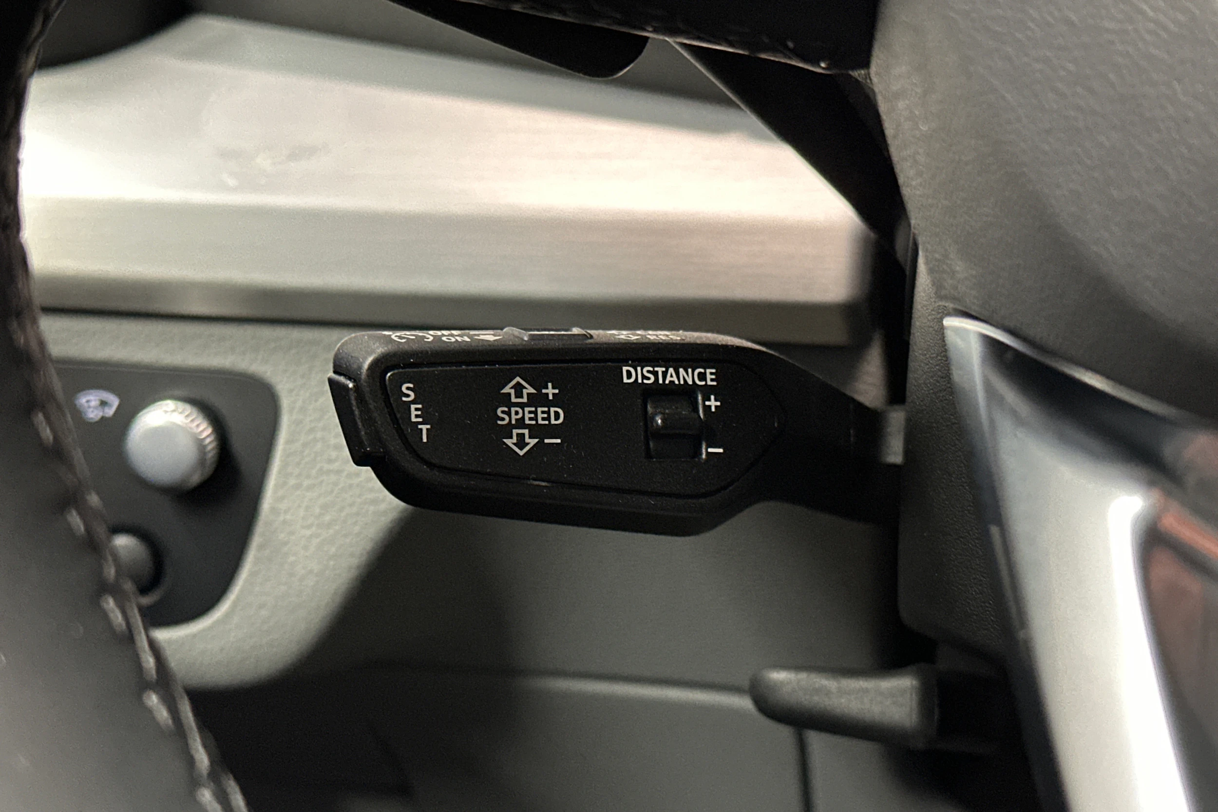 musta Audi Q5 2024 kuva 21.