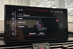 musta Audi Q5 2024 kuva 25.