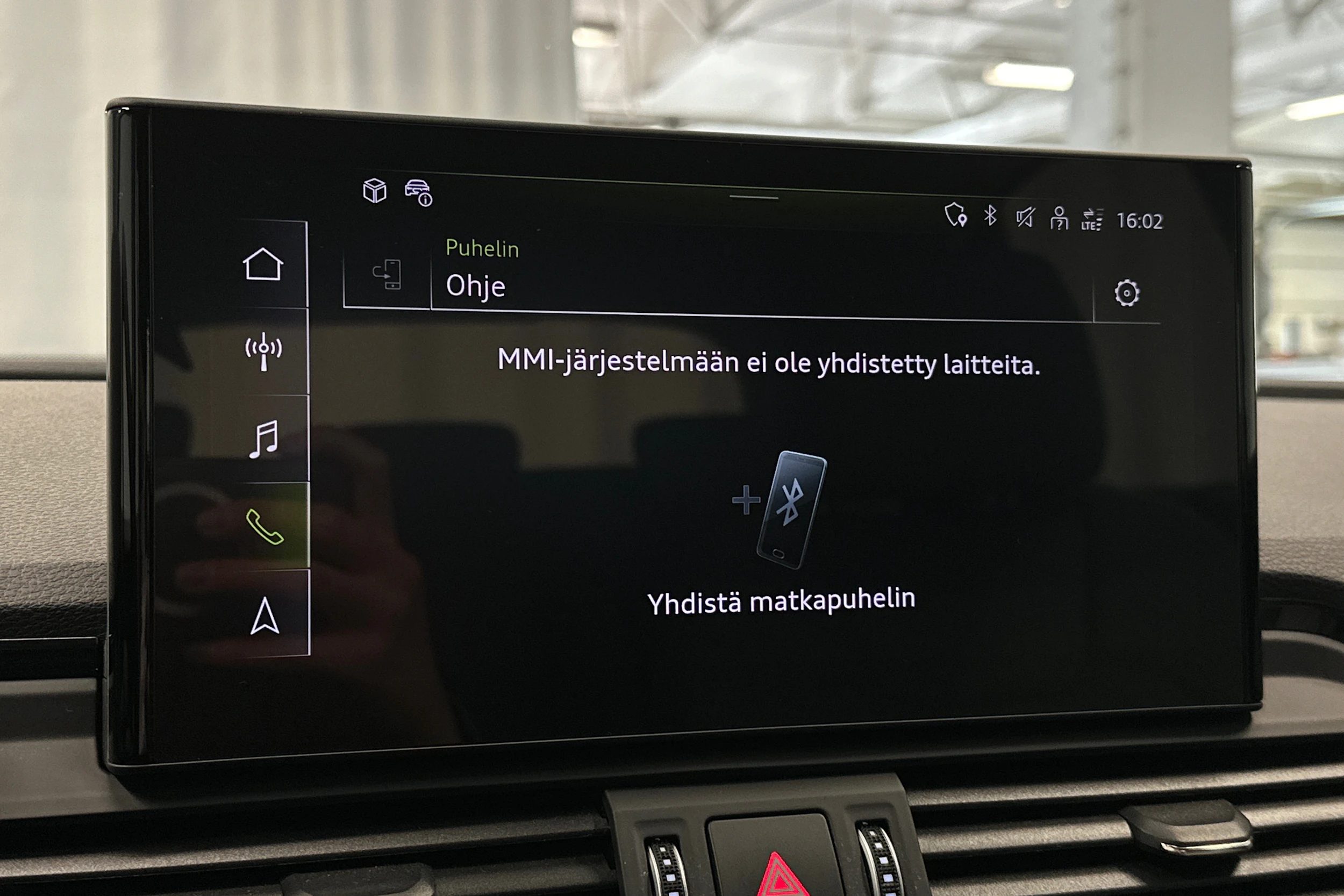 musta Audi Q5 2024 kuva 30.