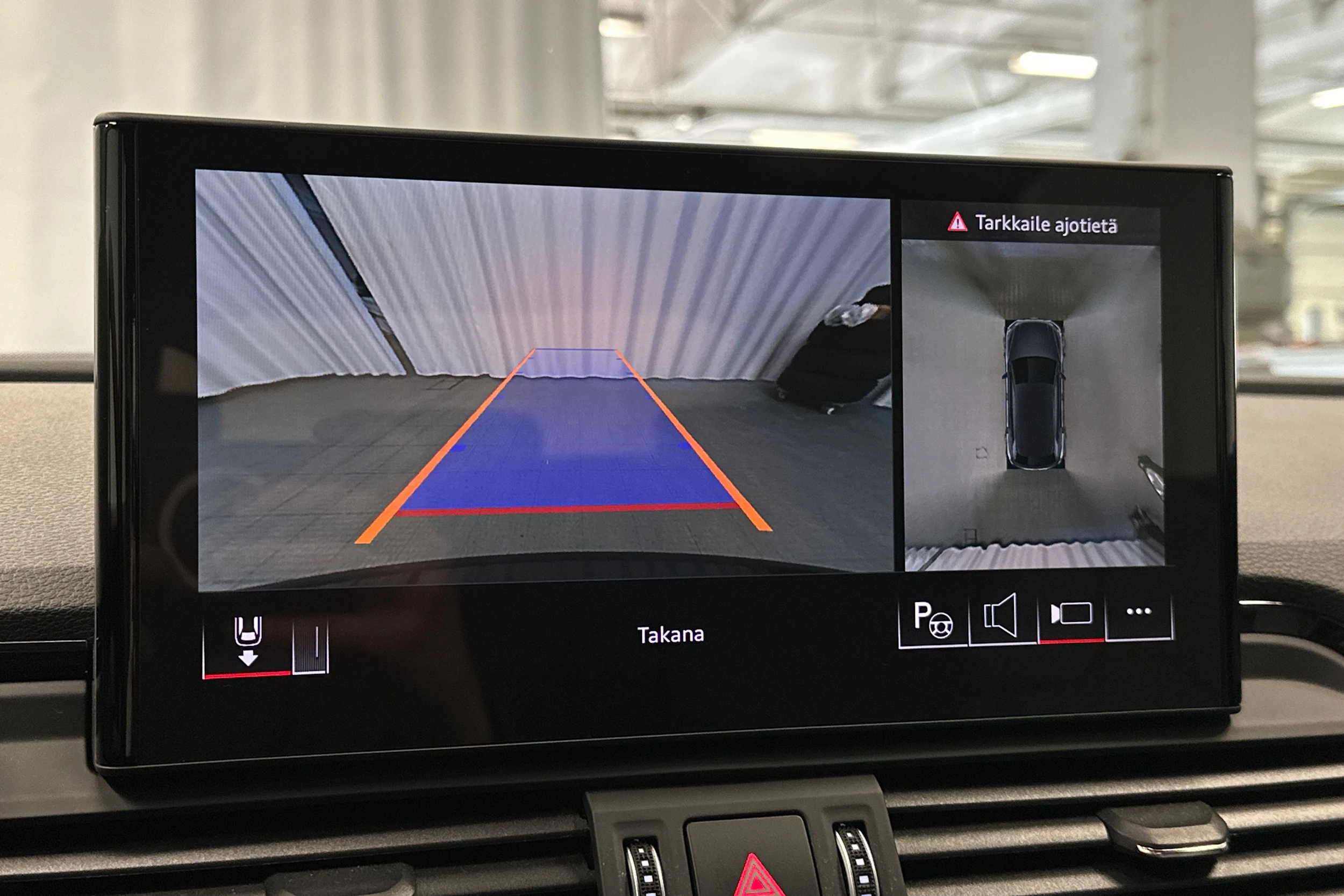 musta Audi Q5 2024 kuva 31.