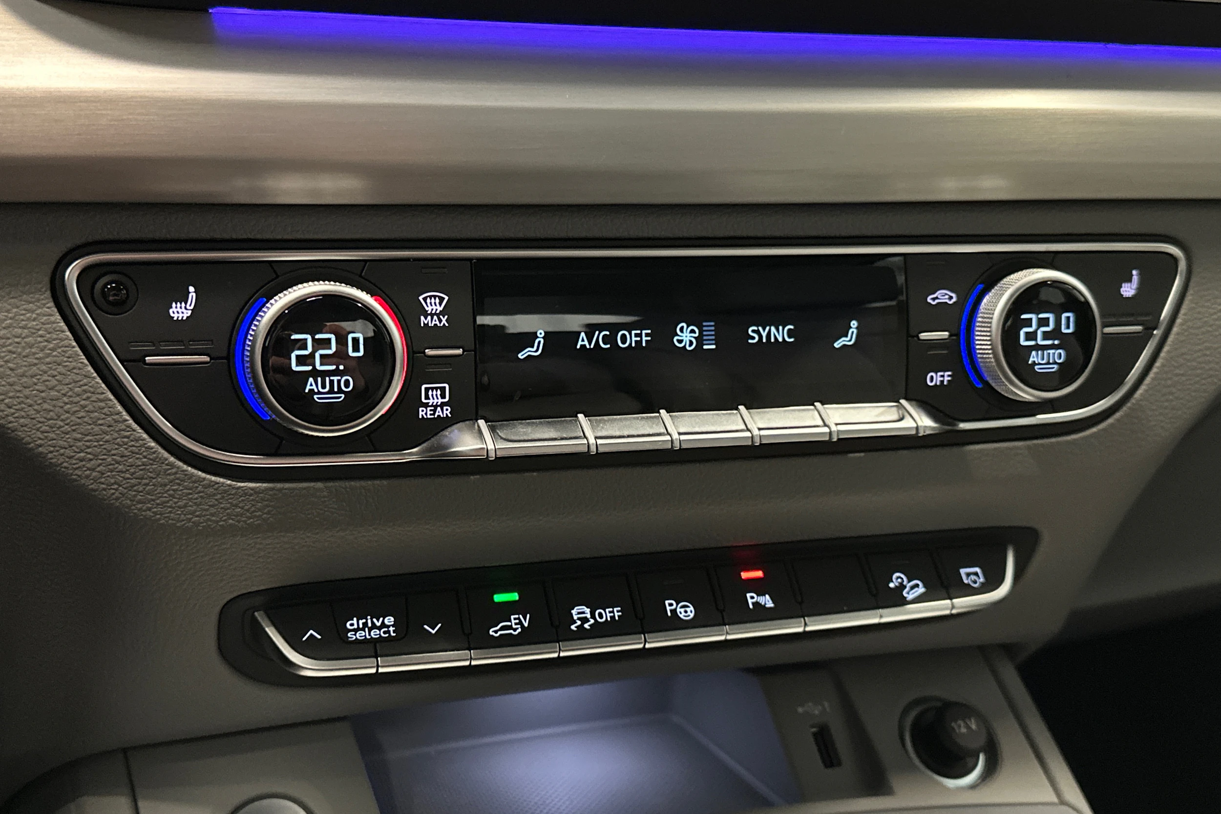 musta Audi Q5 2024 kuva 32.