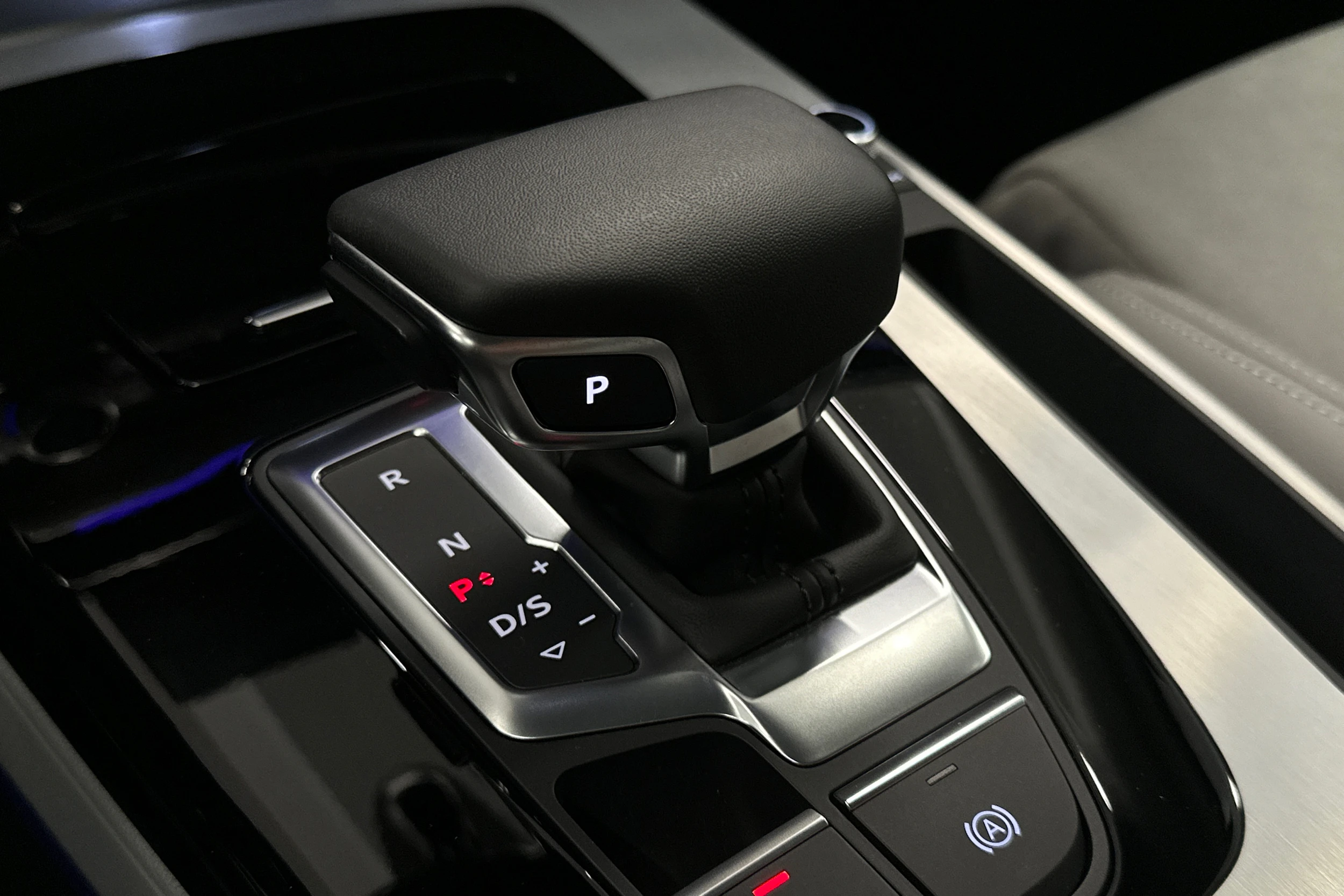 musta Audi Q5 2024 kuva 33.