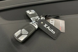 musta Audi Q5 2024 kuva 35.