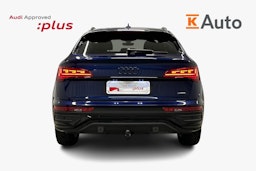 sininen Audi Q5 2024 kuva 3.