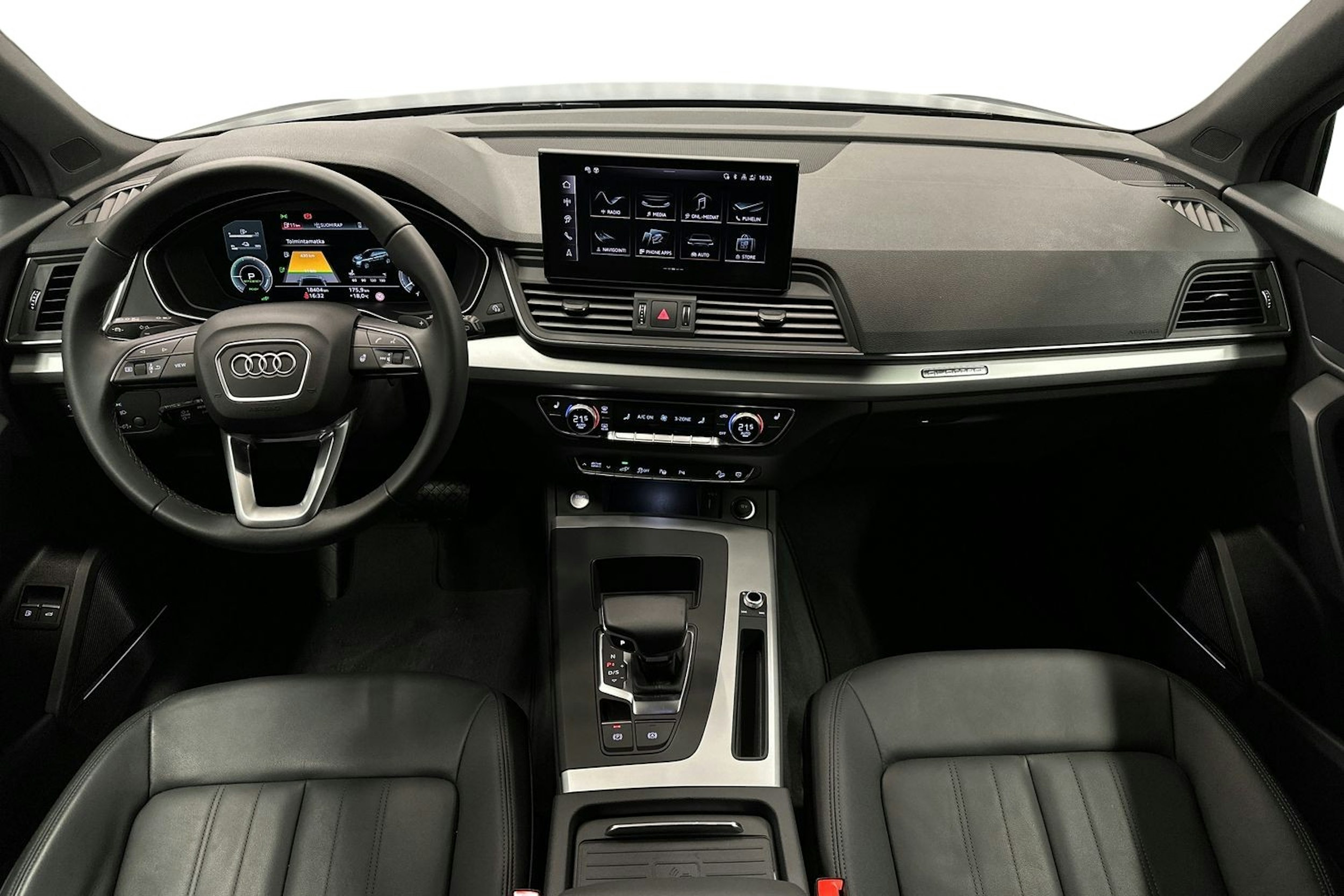 sininen Audi Q5 2024 kuva 9.