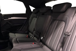 sininen Audi Q5 2024 kuva 10.