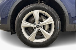 sininen Audi Q5 2024 kuva 11.
