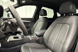 sininen Audi Q5 2024 kuva 17.