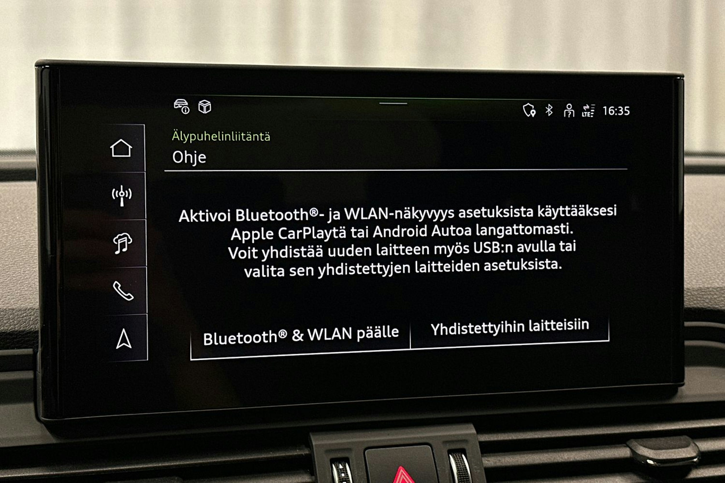 sininen Audi Q5 2024 kuva 26.
