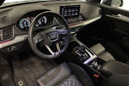 harmaa Audi Q5 2024 kuva 7.