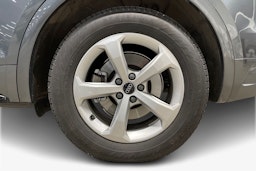 harmaa Audi Q5 2024 kuva 11.