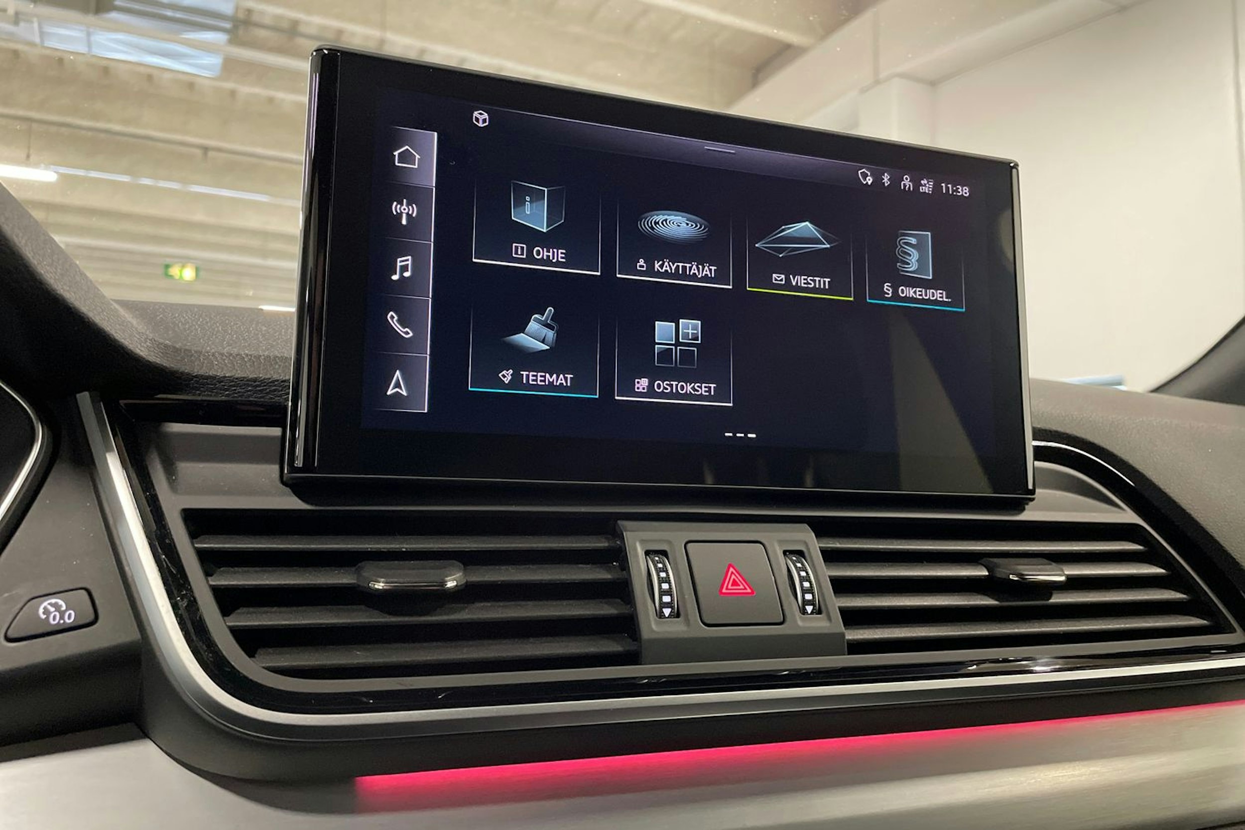 harmaa Audi Q5 2024 kuva 19.