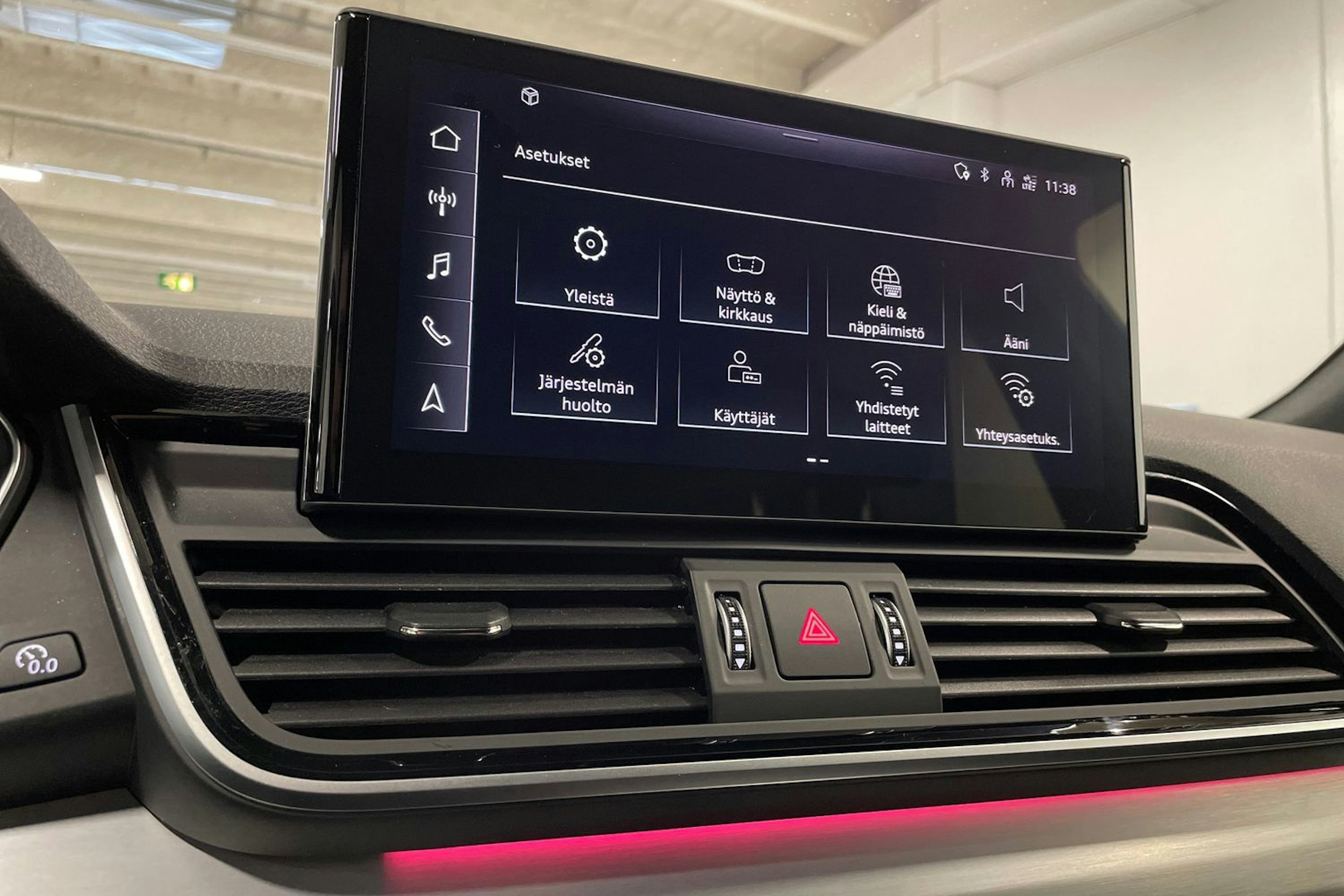 harmaa Audi Q5 2024 kuva 20.