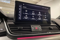 harmaa Audi Q5 2024 kuva 20.