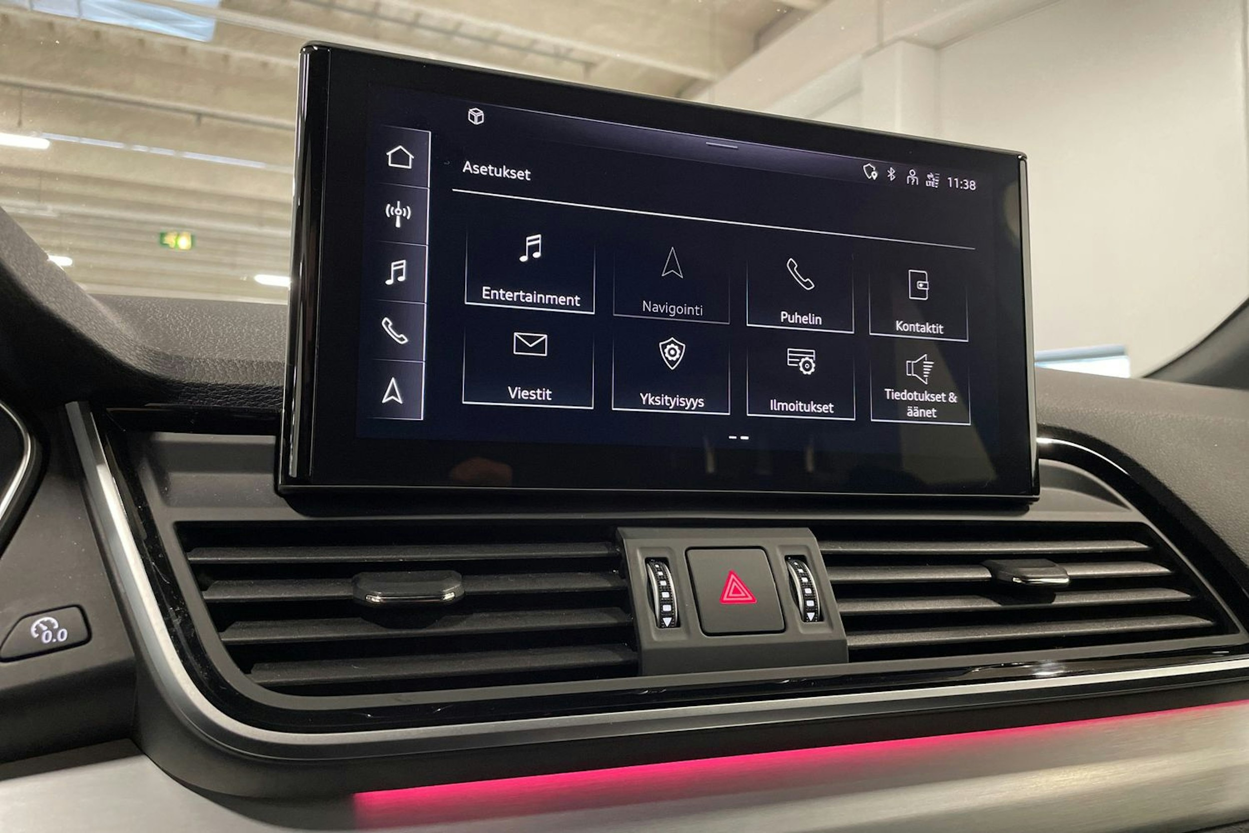 harmaa Audi Q5 2024 kuva 21.