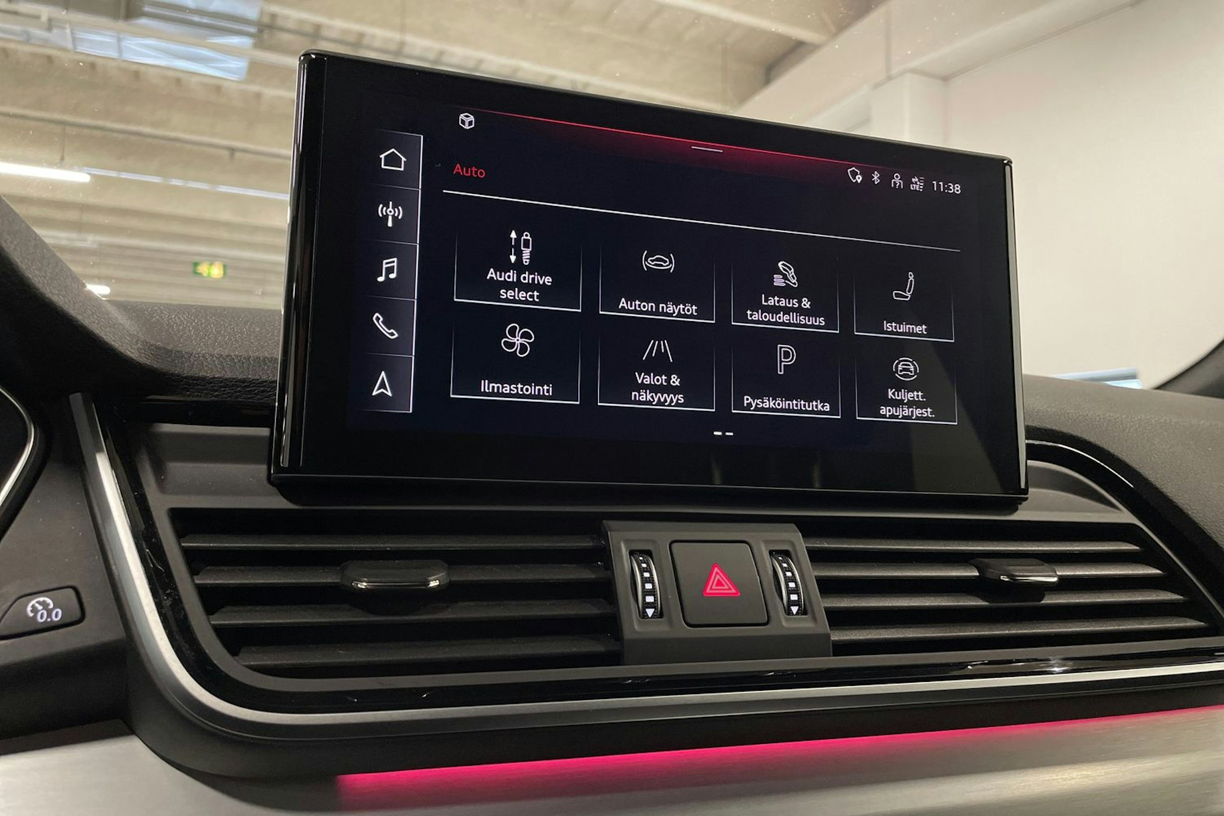 harmaa Audi Q5 2024 kuva 22.