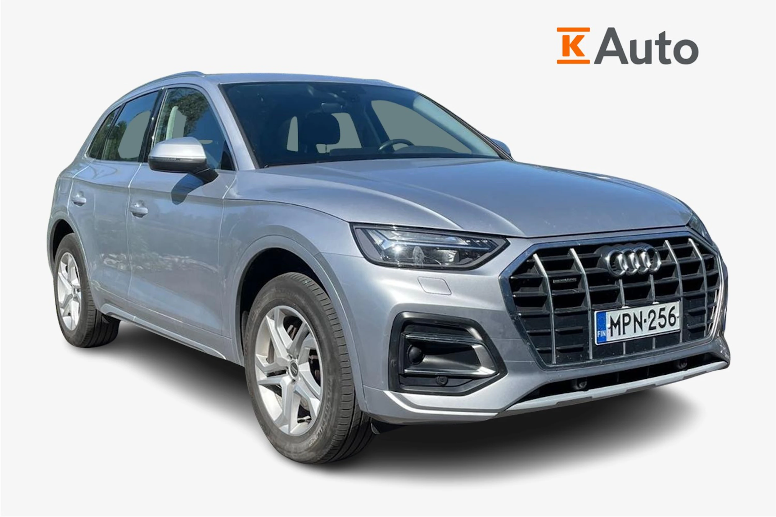 harmaa Audi Q5 2024 kuva 1.