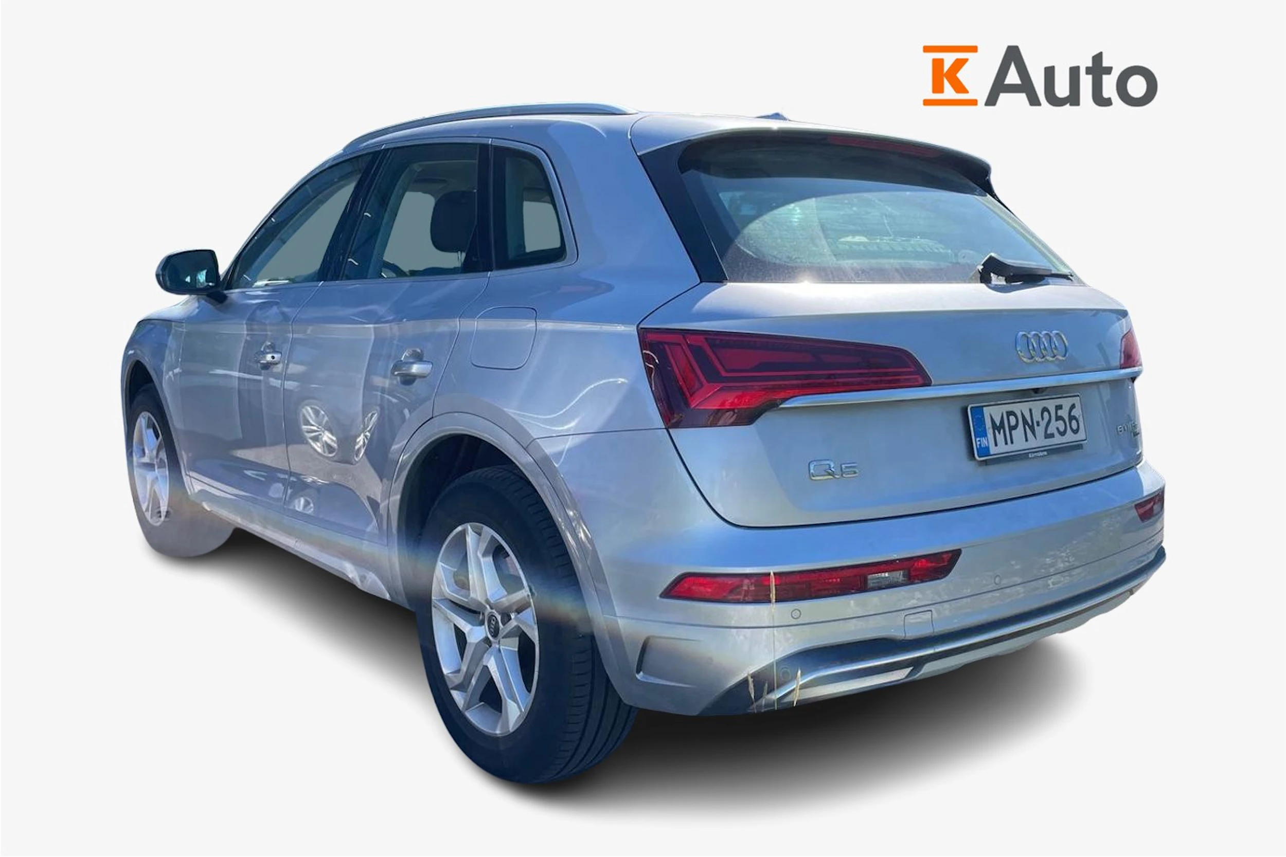harmaa Audi Q5 2024 kuva 2.