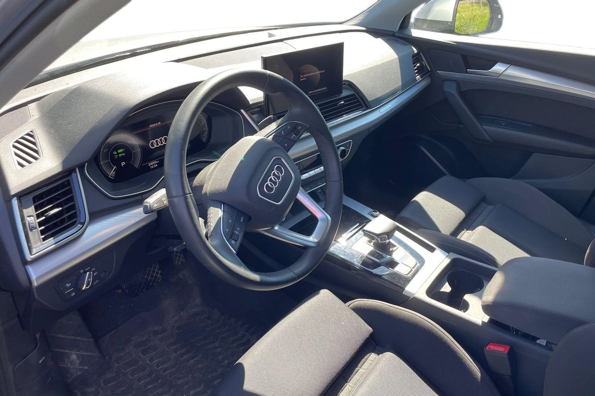 harmaa Audi Q5 2024 kuva 3.