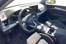 harmaa Audi Q5 2024 kuva 3.