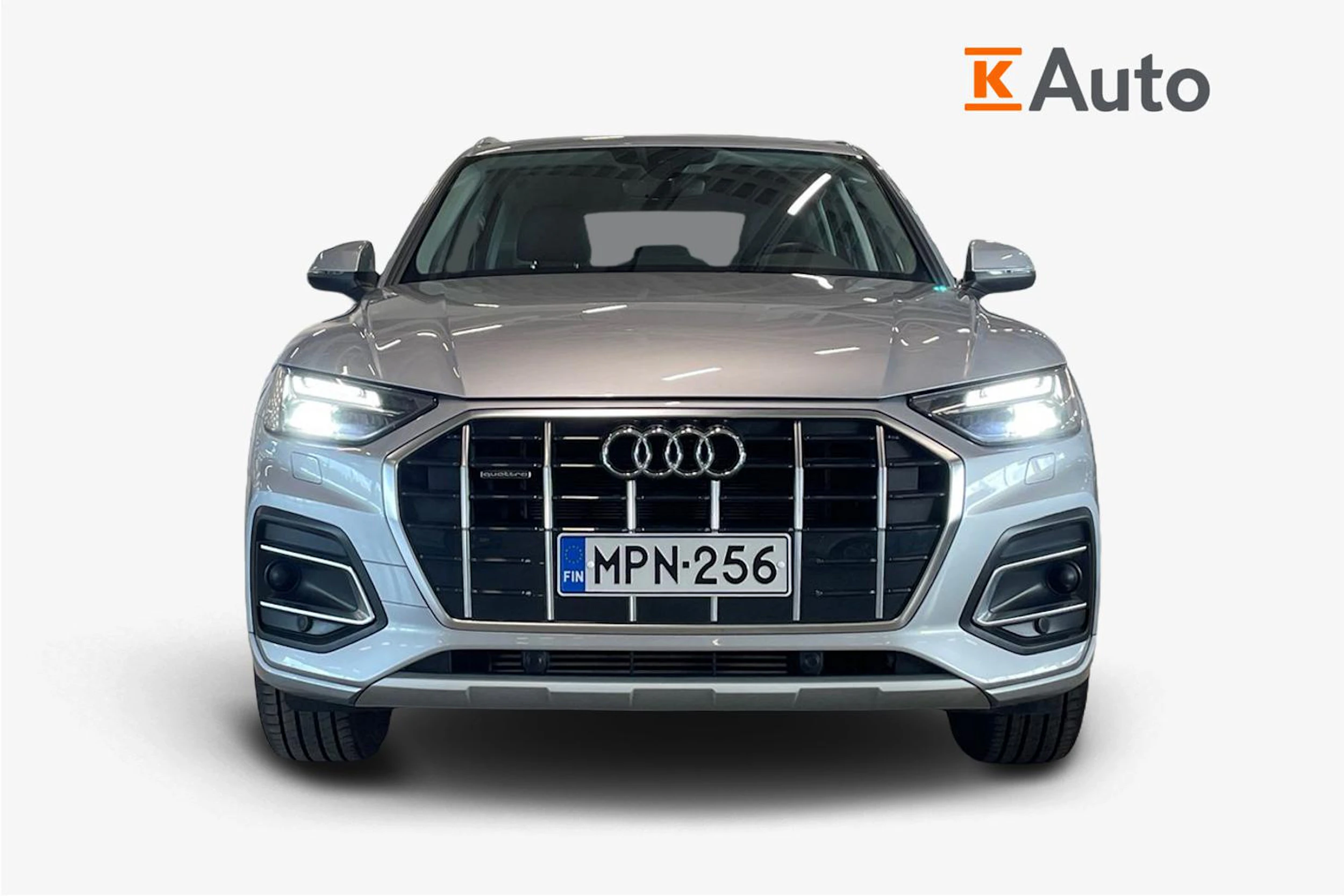 harmaa Audi Q5 2024 kuva 4.