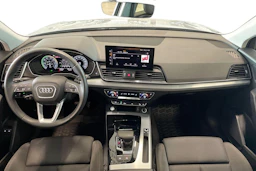 harmaa Audi Q5 2024 kuva 7.