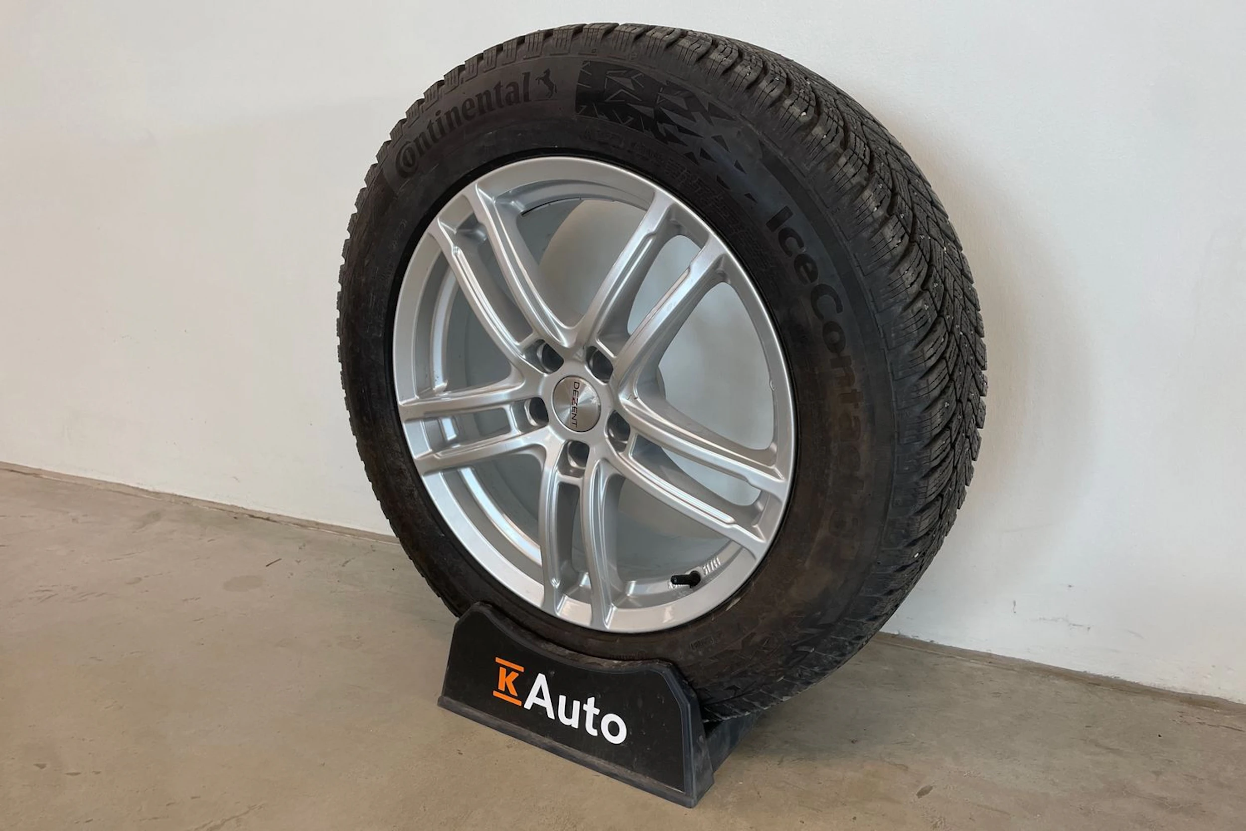 harmaa Audi Q5 2024 kuva 10.