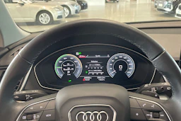 harmaa Audi Q5 2024 kuva 12.