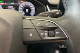 harmaa Audi Q5 2024 kuva 13.