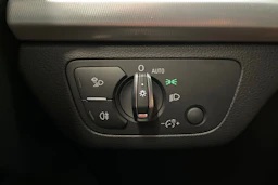 harmaa Audi Q5 2024 kuva 16.