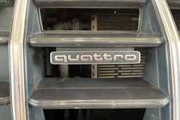 harmaa Audi Q5 2024 kuva 28.