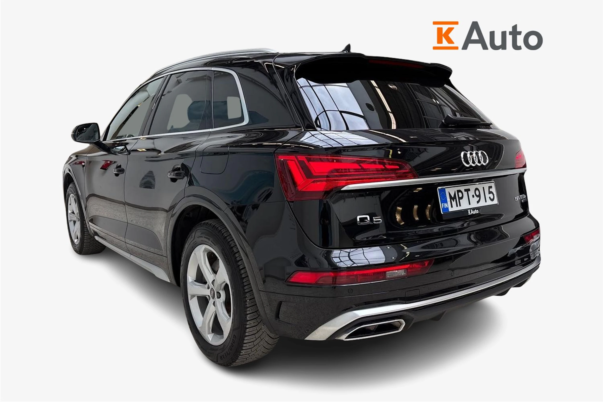 musta Audi Q5 2024 kuva 3.