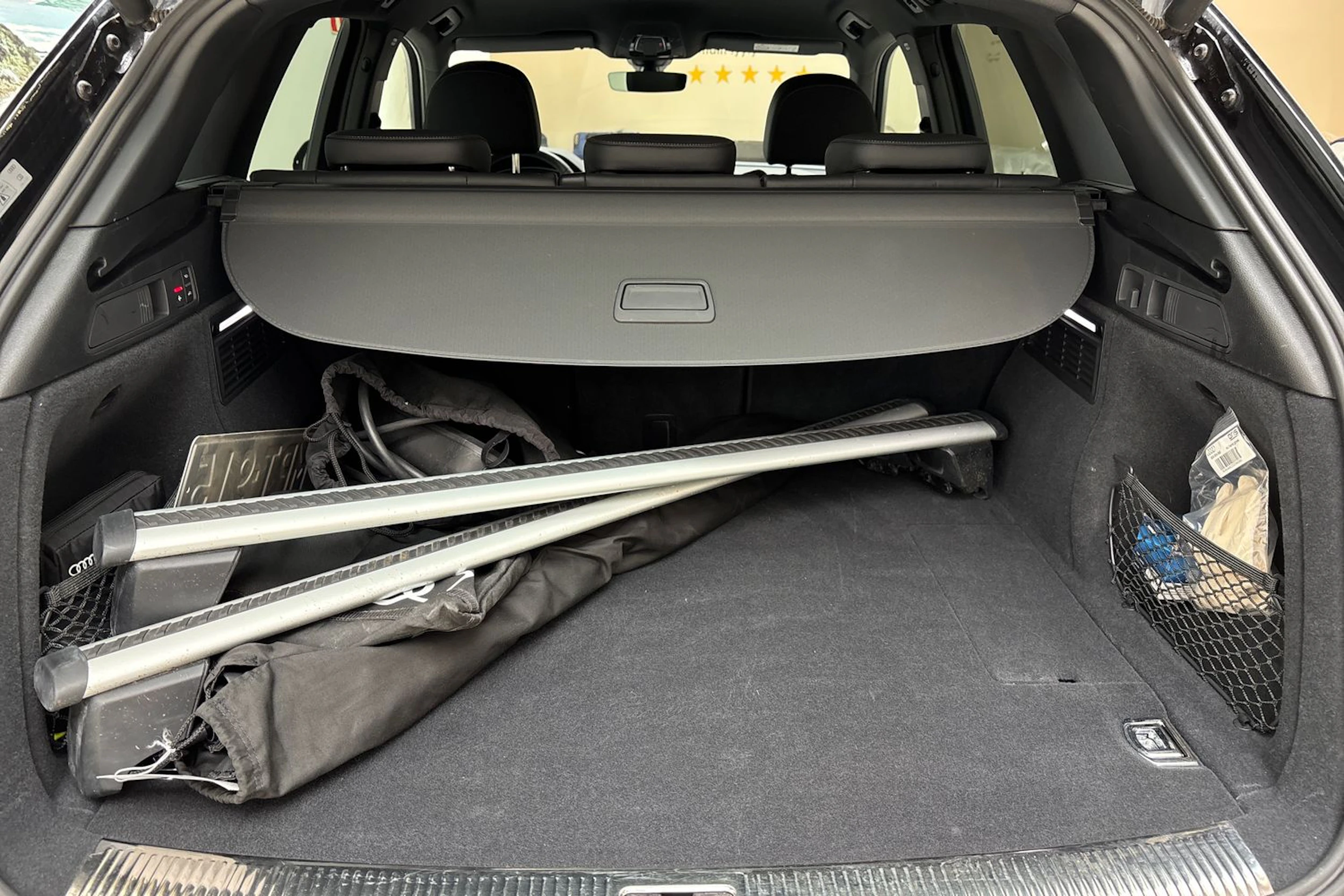 musta Audi Q5 2024 kuva 15.
