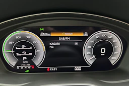 musta Audi Q5 2024 kuva 23.