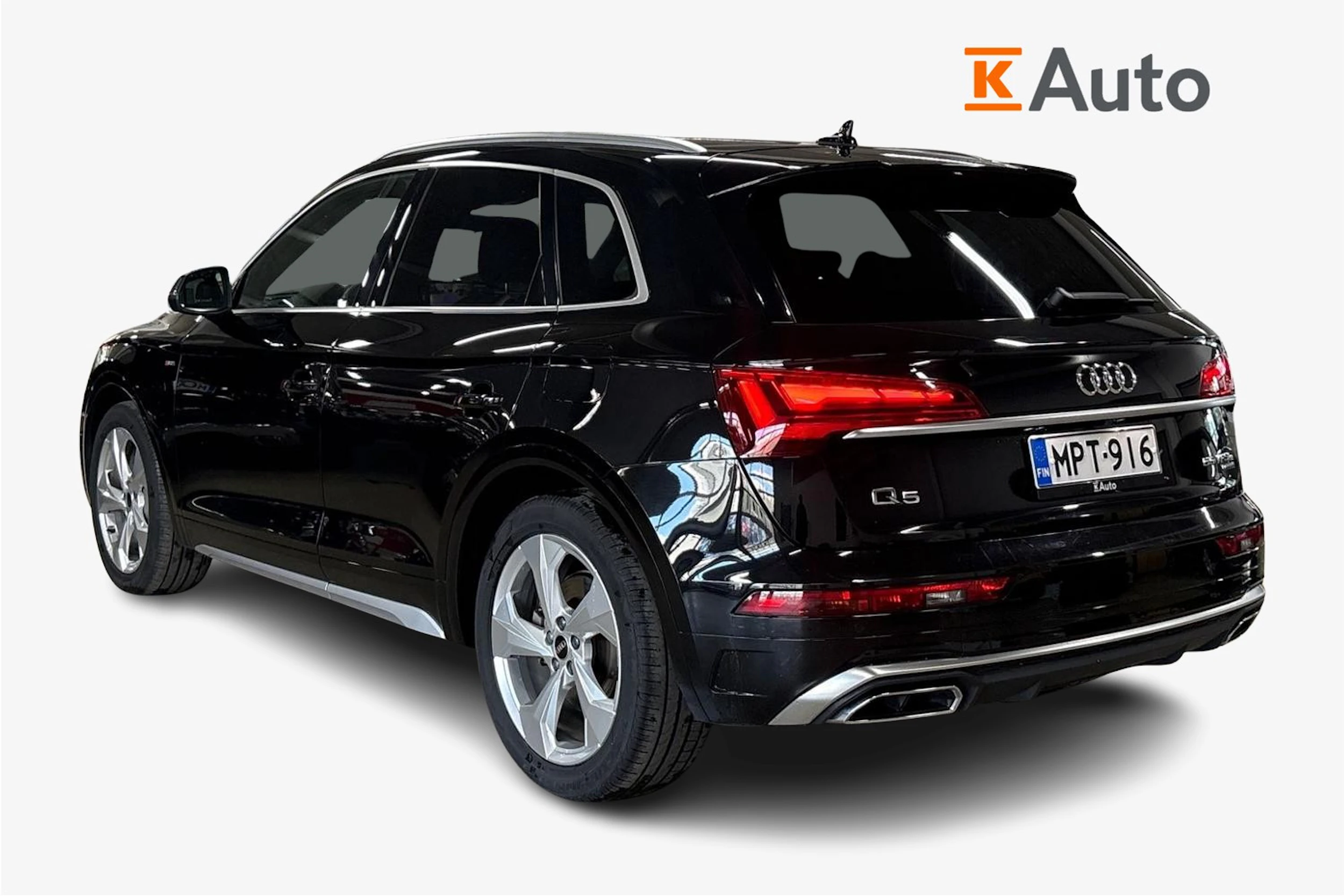 musta Audi Q5 2024 kuva 3.