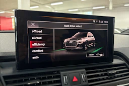 musta Audi Q5 2024 kuva 21.
