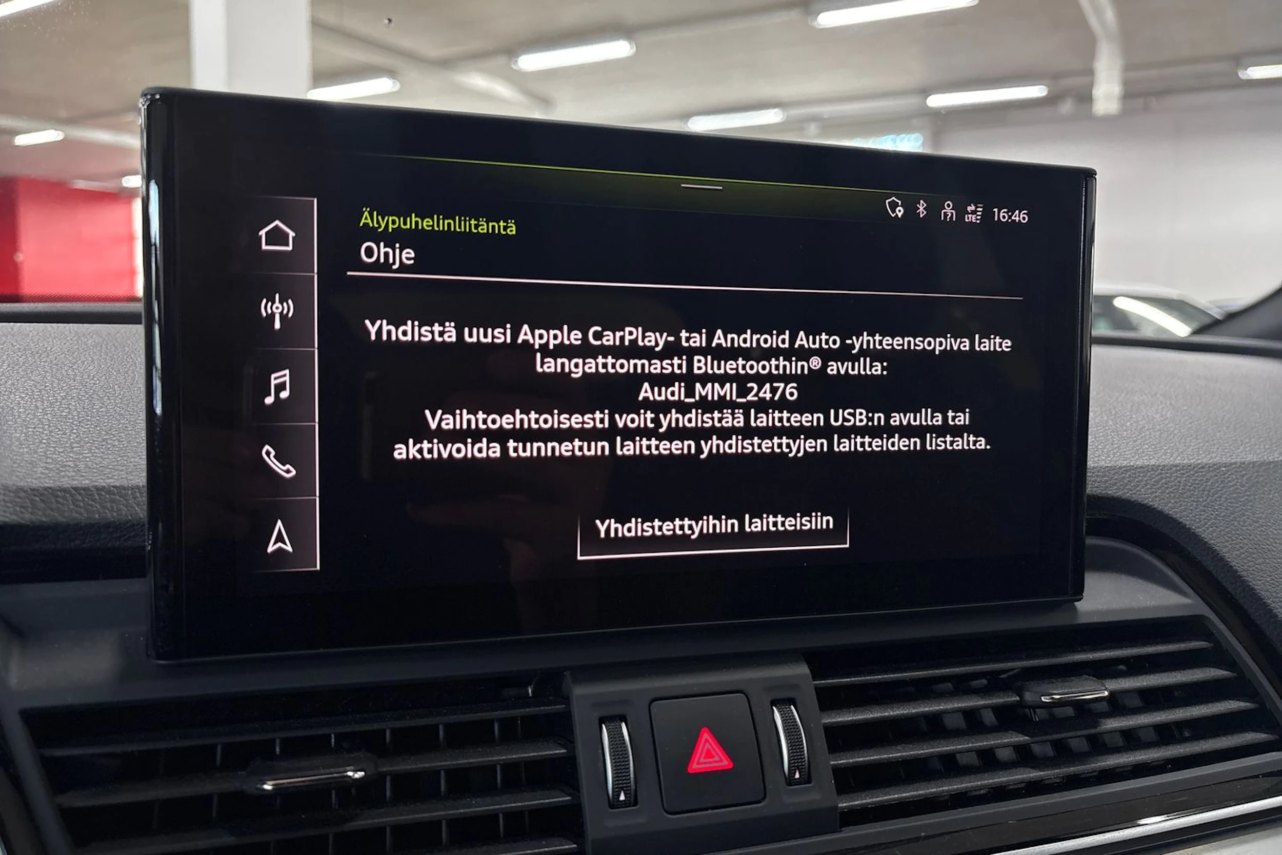 musta Audi Q5 2024 kuva 22.