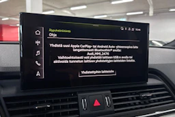 musta Audi Q5 2024 kuva 22.