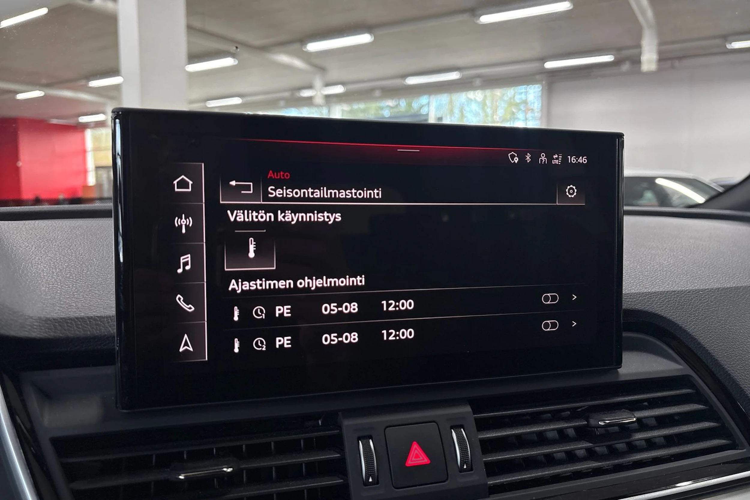 musta Audi Q5 2024 kuva 24.