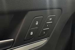 musta Audi Q5 2024 kuva 27.