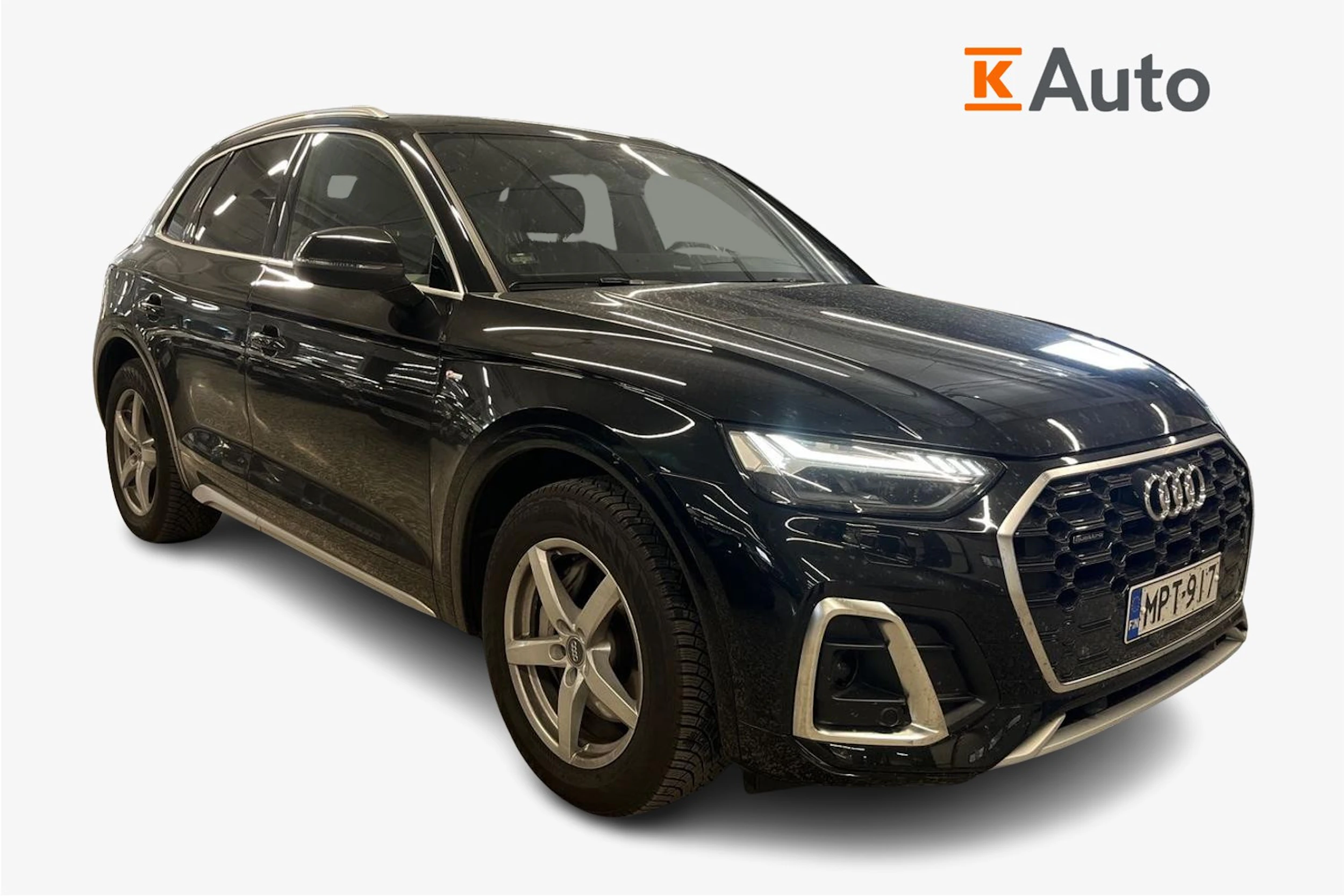 musta Audi Q5 2024 kuva 1.