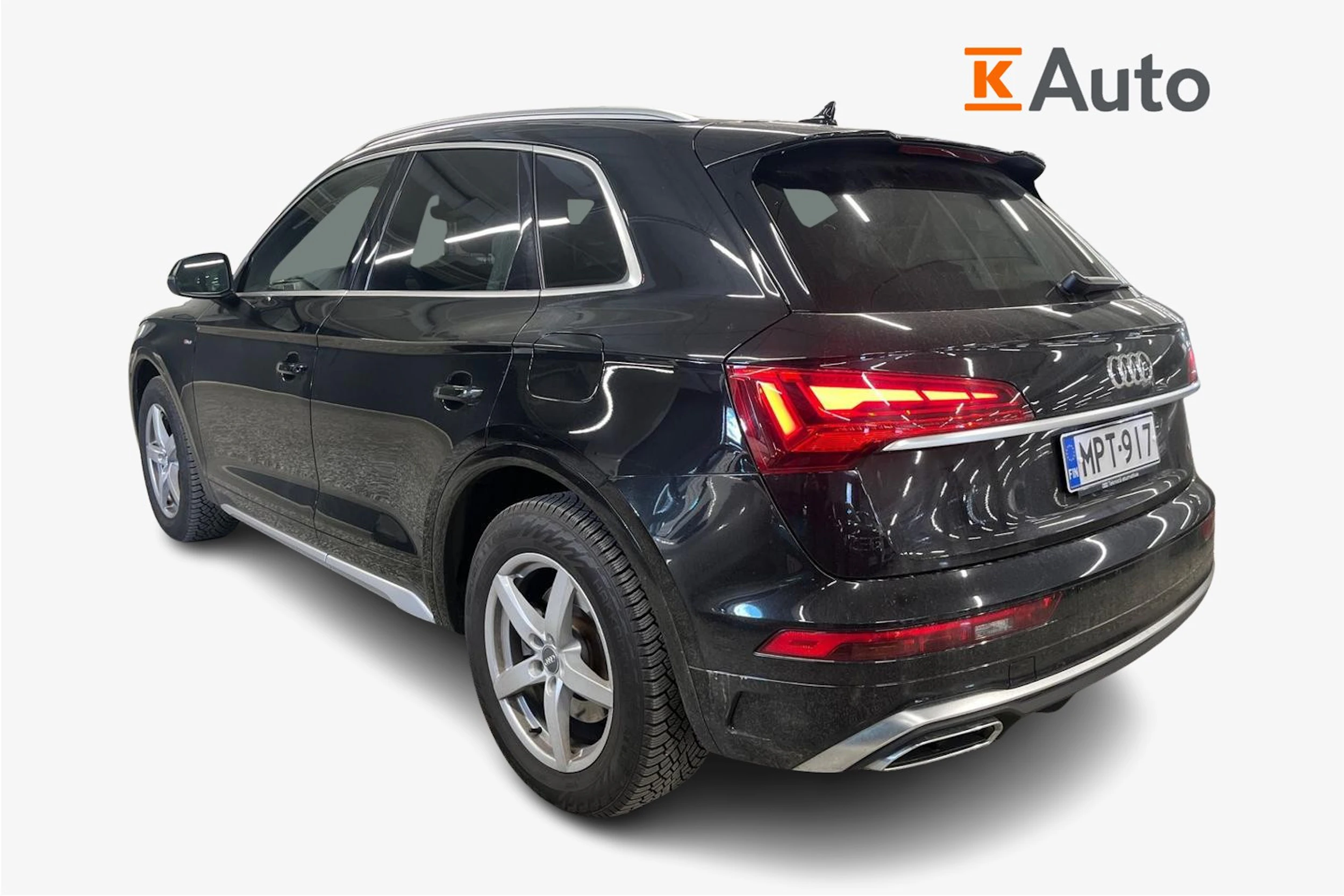 musta Audi Q5 2024 kuva 2.