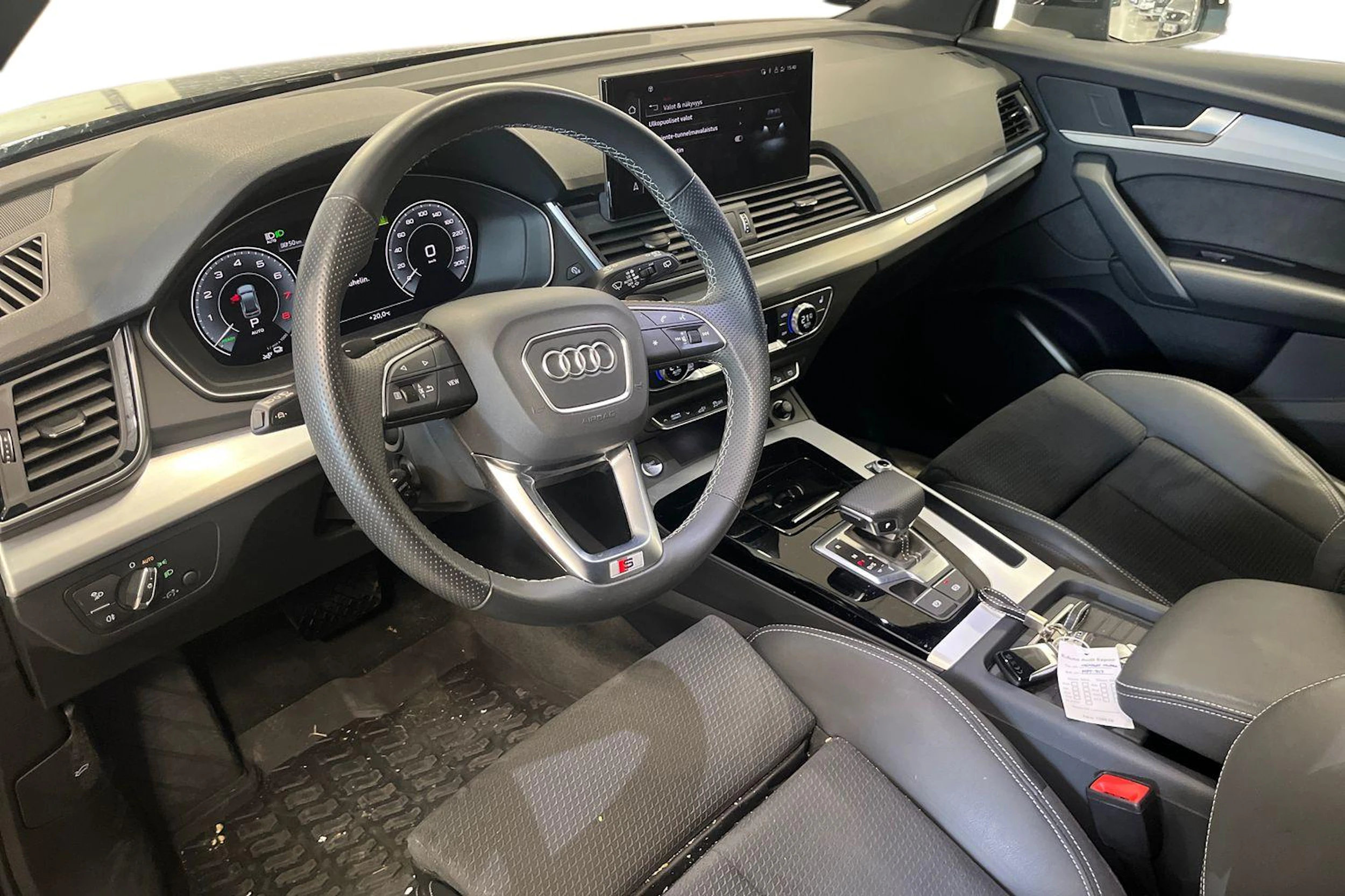 musta Audi Q5 2024 kuva 3.