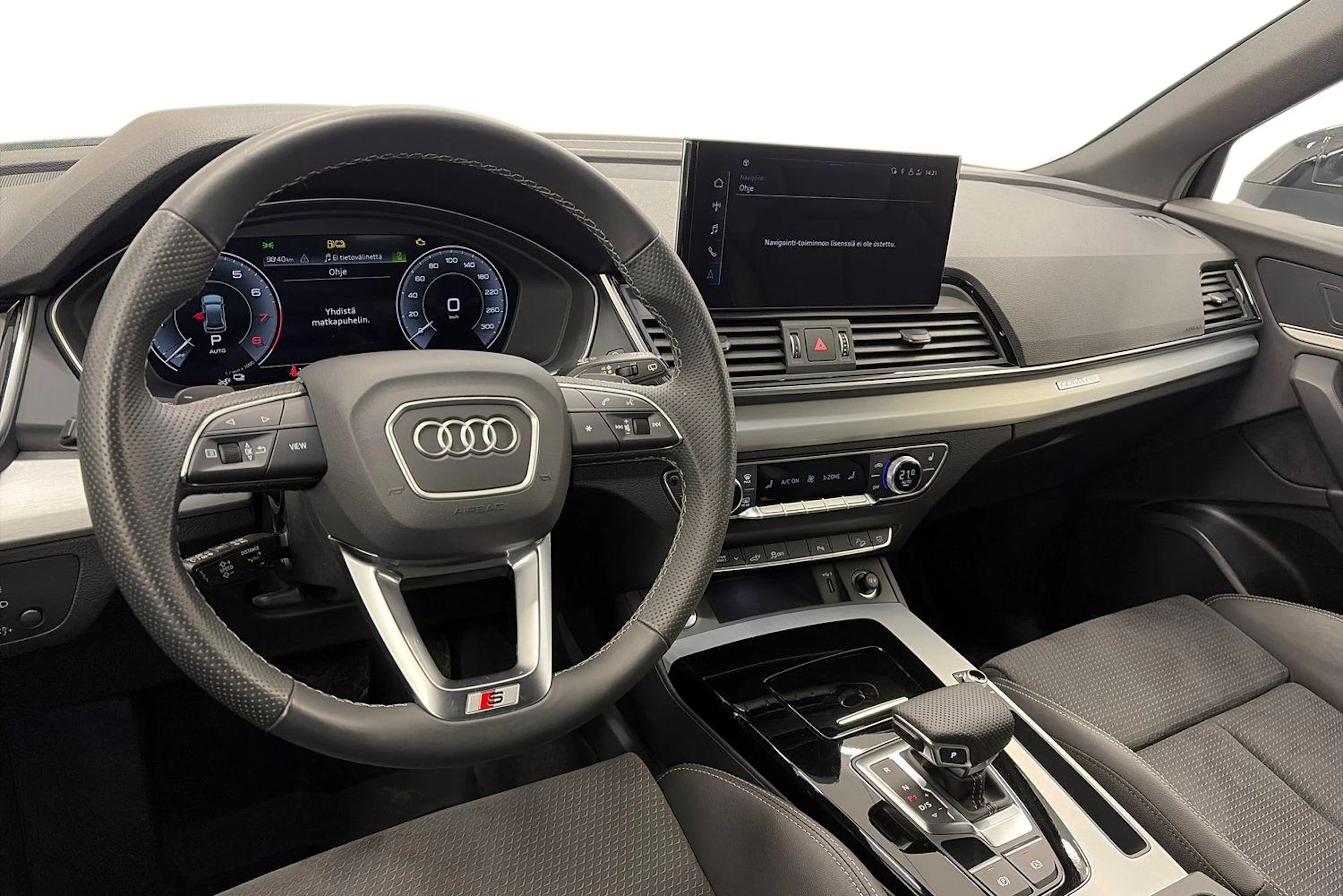 musta Audi Q5 2024 kuva 8.