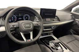 musta Audi Q5 2024 kuva 8.