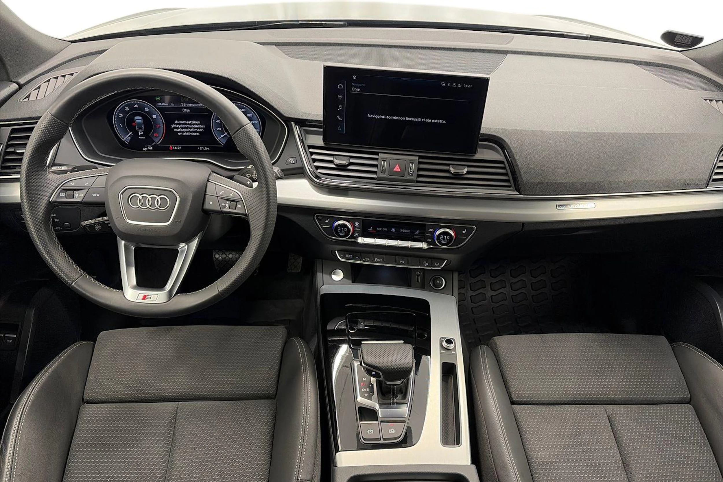 musta Audi Q5 2024 kuva 9.